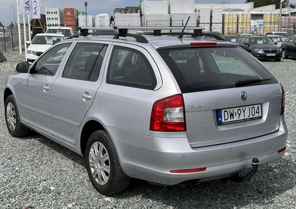 Skoda Octavia cena 22900 przebieg: 230000, rok produkcji 2012 z Wojkowice małe 154
